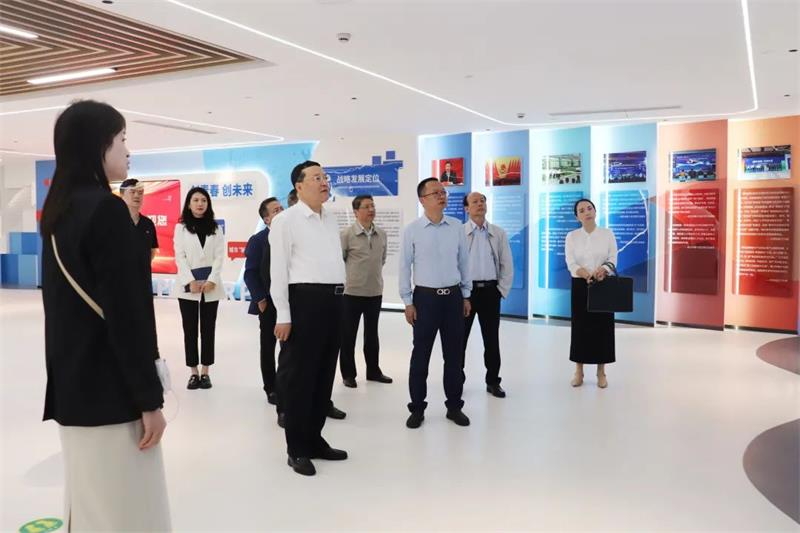 尔肯江·吐拉洪调研湖北华商科技投资集团 尔肯江·吐拉洪调研湖北华商科技投资集团